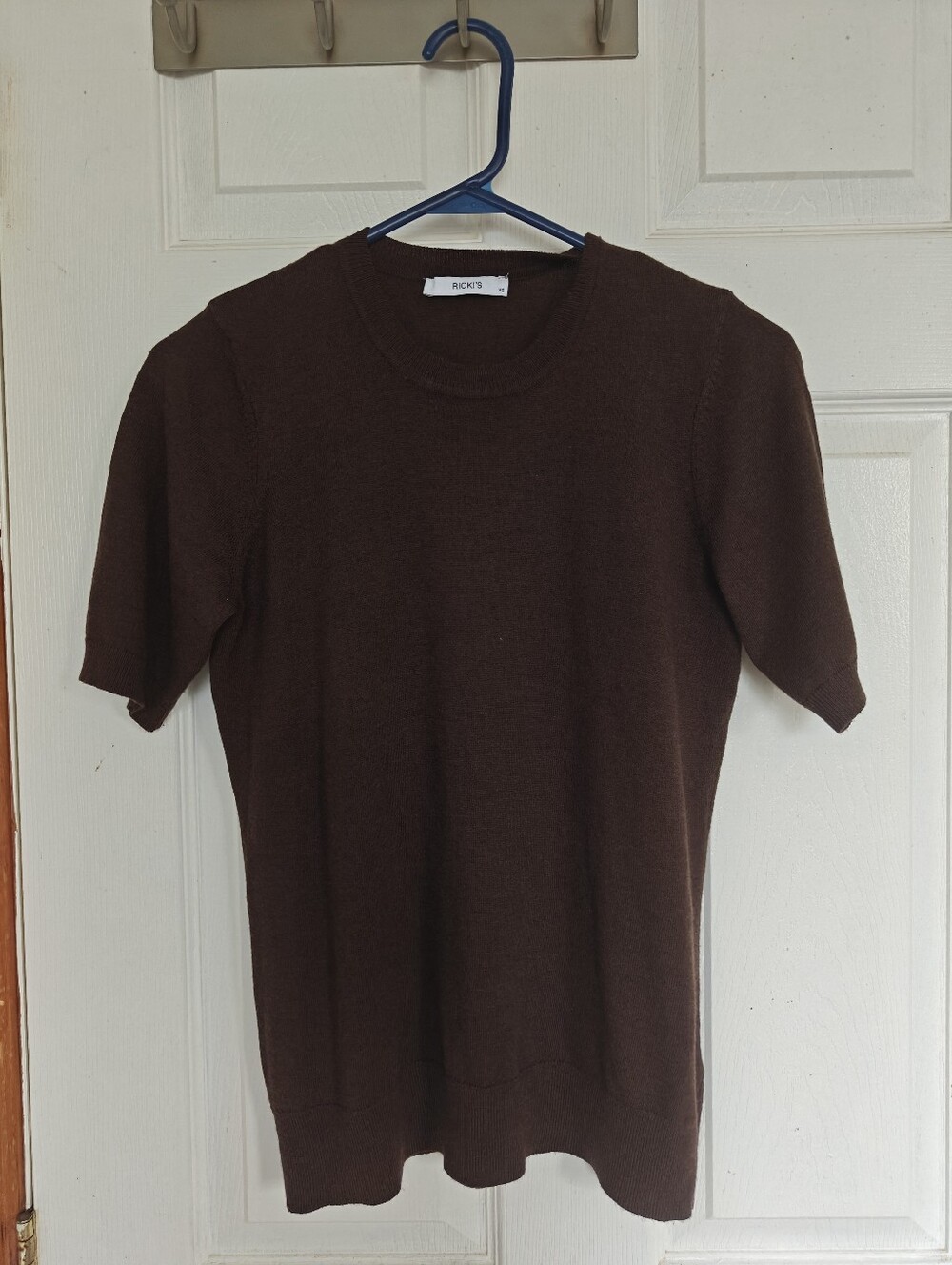 Ricki's Short Sleeve Crewneck Sweater in Dark Brown, X-small